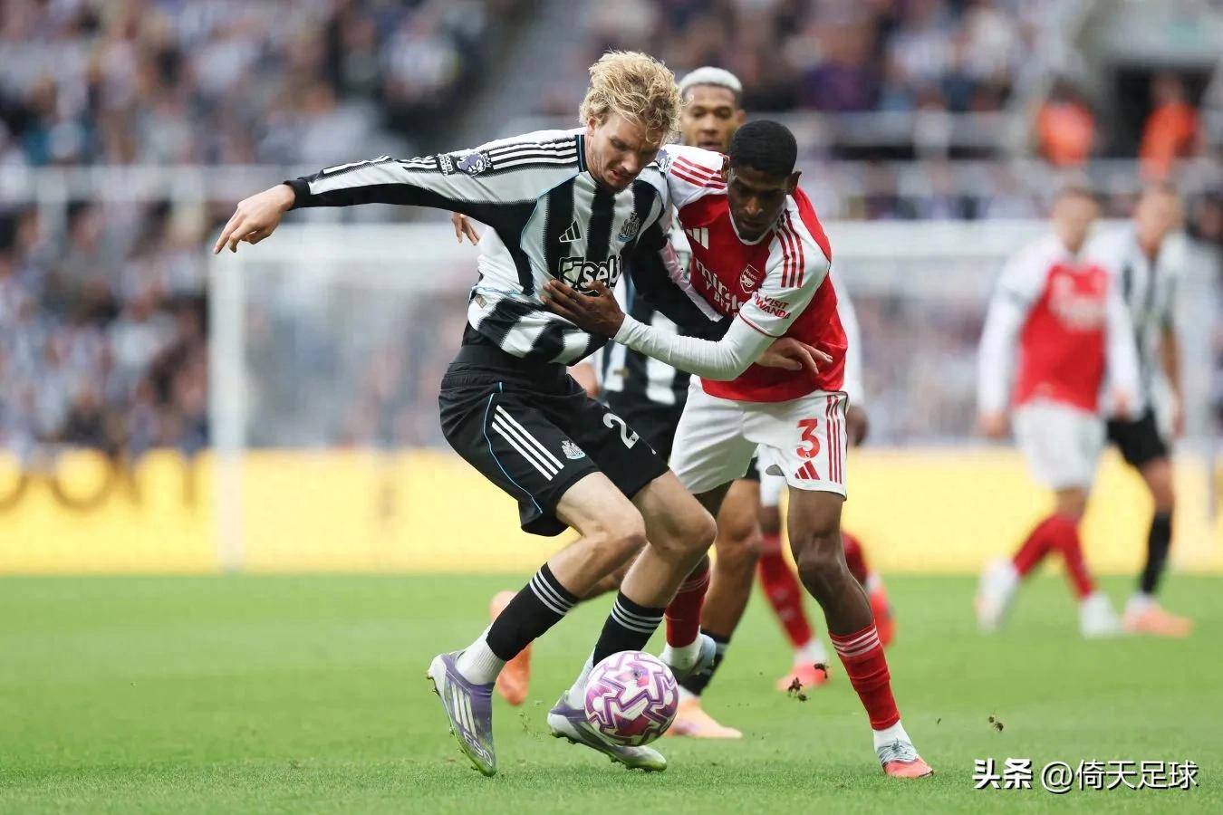 包含阿斯顿维拉客场战平伯恩利，保持主场不败的词条