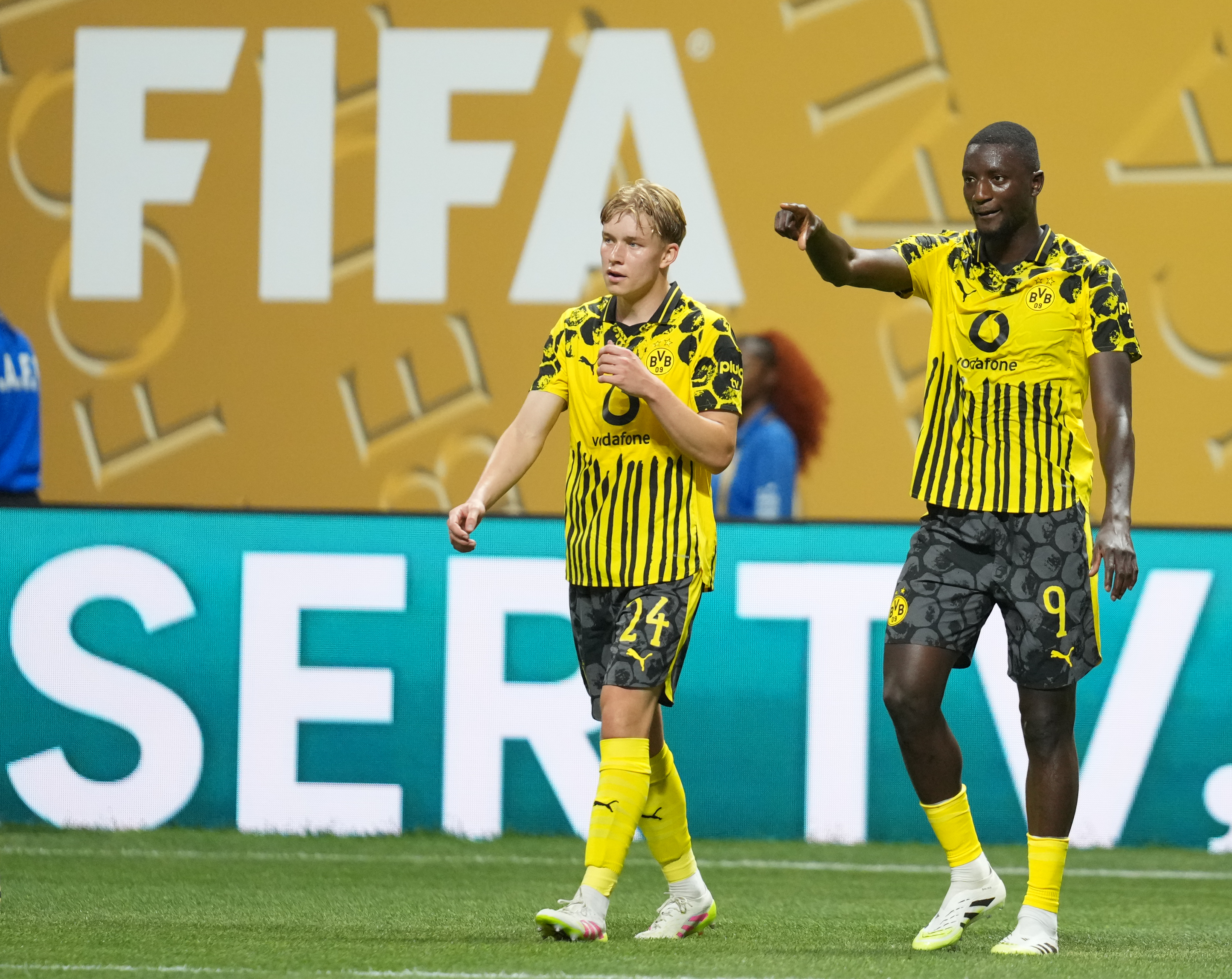 包含多特蒙德备战下一轮比赛，积极调整阵容的词条