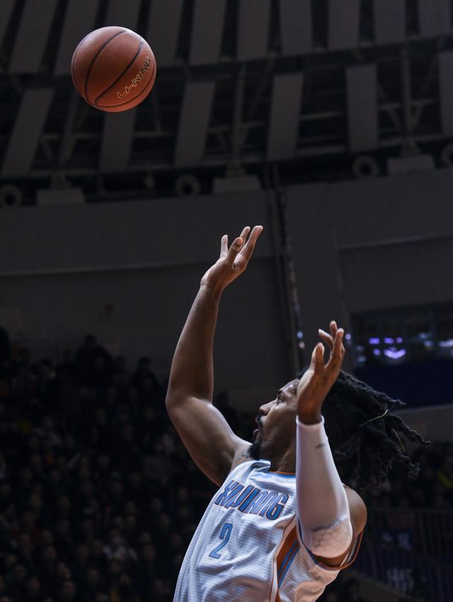 沈阳队力克哈尔滨队，继续保持不败纪录的简单介绍